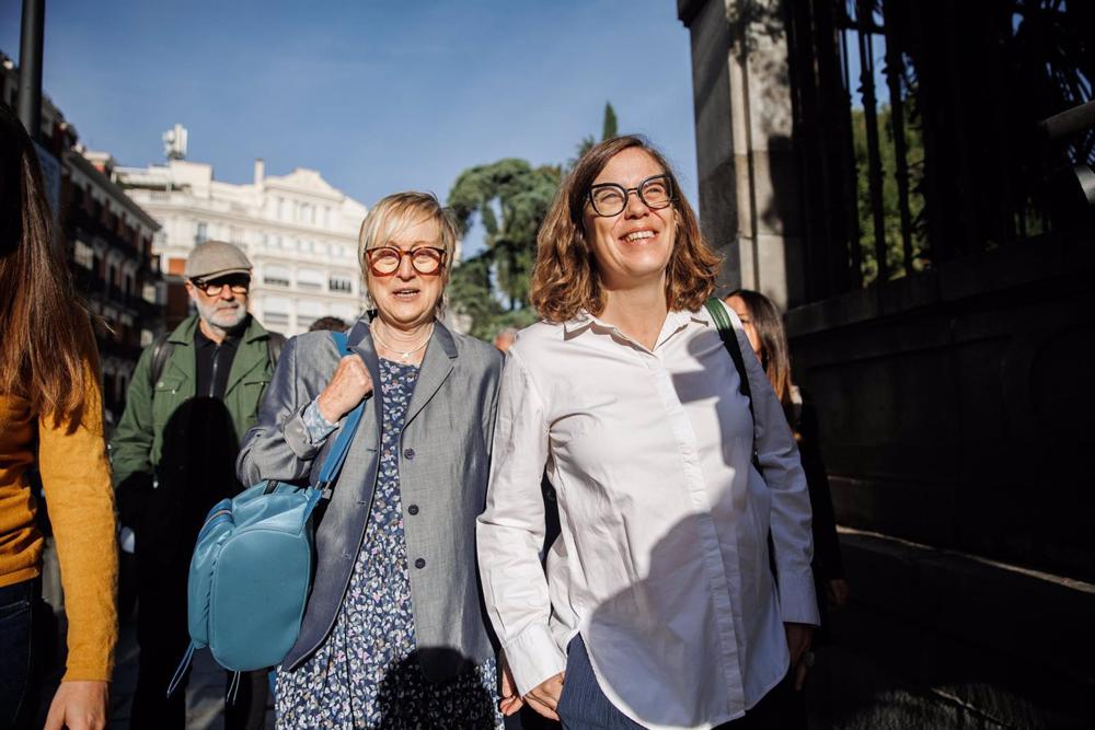 Archivo - La diputada de la CUP, Eulàlia Reguant, (d), acompañada de su madre el día del juicio en el Tribunal Supremo. Archivo