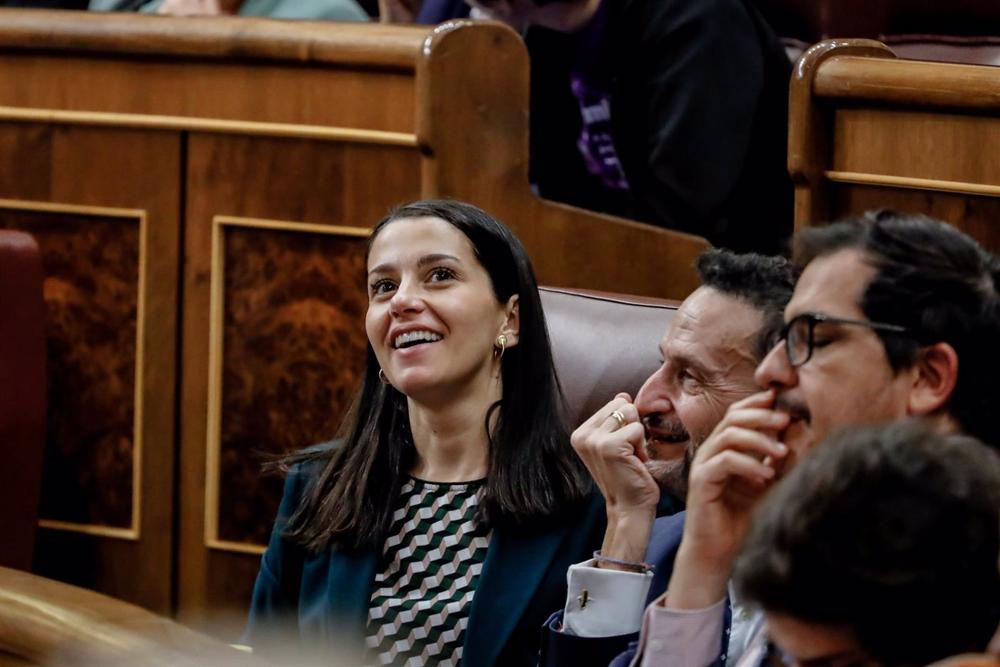Archivo - La presidenta de Ciudadanos, Inés Arrimadas y el portavoz parlamentario de Ciudadanos en el Congreso, Edmundo Bal, durante una sesión plenaria en el Congreso de los Diputados. Archivo