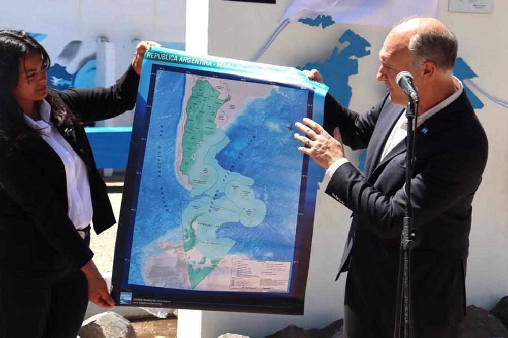 Il Segretario argentino per le Isole Falkland Guillermo Carmona Il