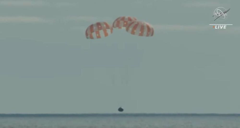 Orion-Raumschiff der Artemis I-Mission setzt auf der Erde auf Orion-Raumschiff