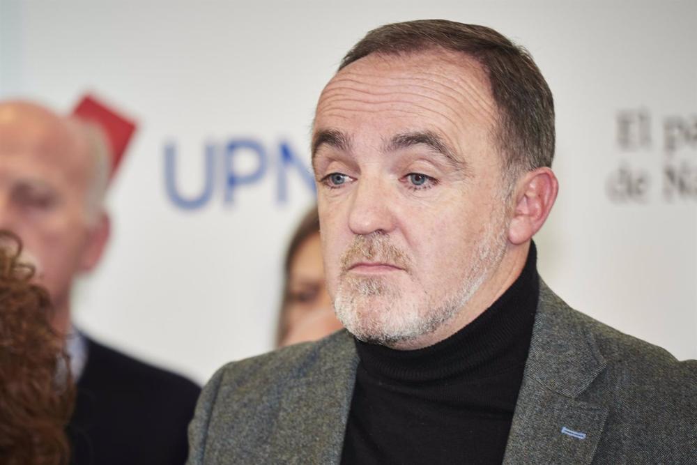 El presidente de UPN, Javier Esparza, durante una rueda de prensa, en la sede de UPN, a 12 de diciembre de 2022, en Pamplona, Navarra (España). El