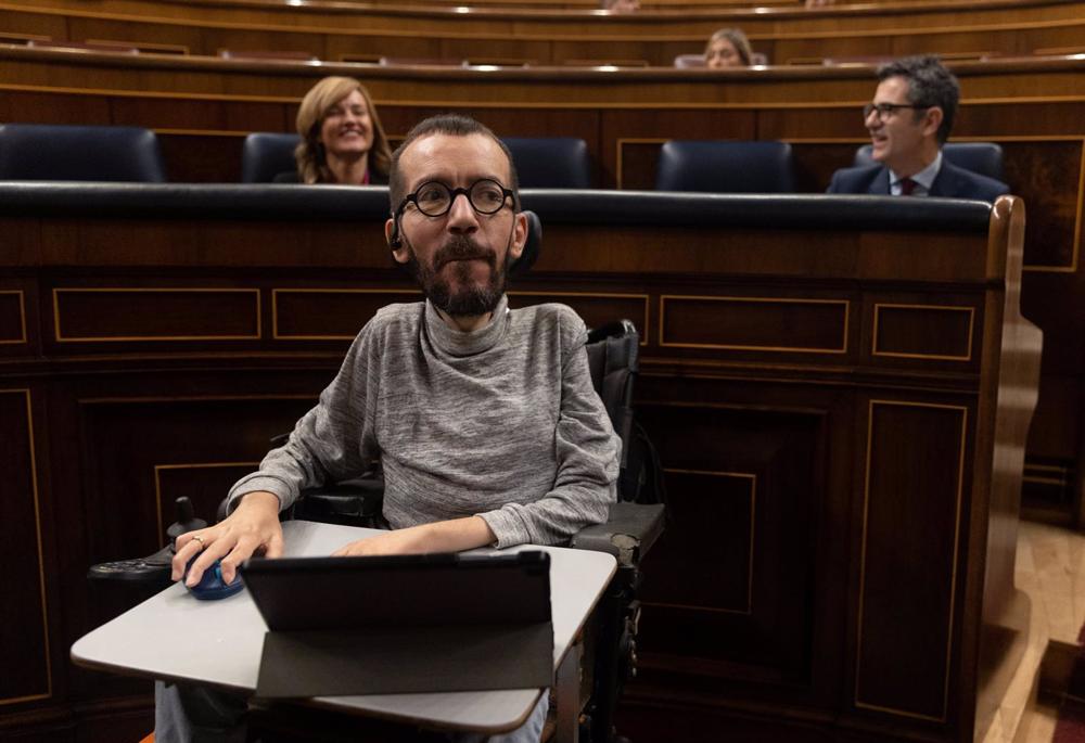 El portavoz de Unidas Podemos en el Congreso de los Diputados, Pablo Echenique, durante una sesión plenaria en el Congreso de los Diputados, a 14 de diciembre de 2022, en Madrid (España). El