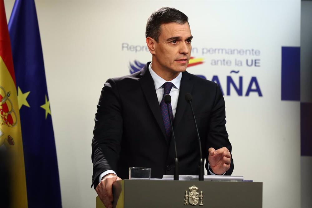 Le président du gouvernement, Pedro Sánchez, lors d'une conférence de presse à Bruxelles. Le