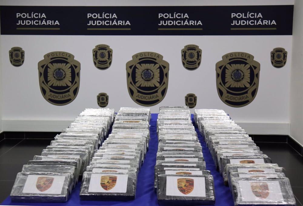 Apreensão de cocaína no aeroporto de Lisboa em Portugal Apreensão