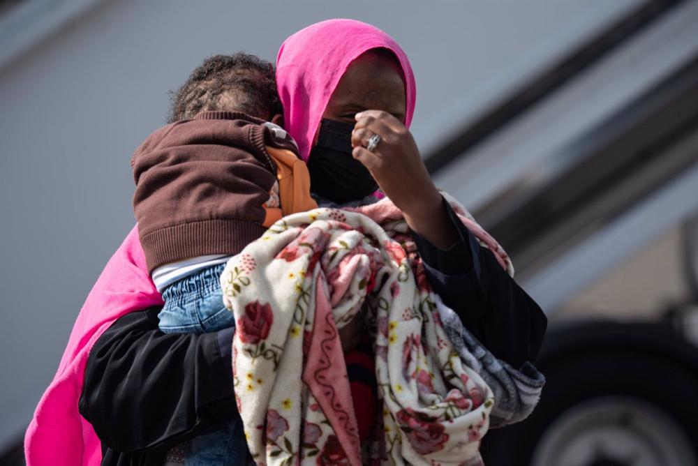 Une femme et un enfant éthiopiens retournent en Éthiopie après avoir été expulsés d'Arabie saoudite Une