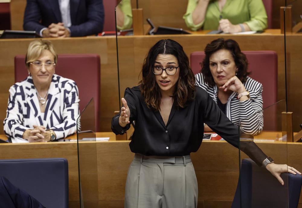 Archivo - La vicepresidenta, portavoz y consellera de Igualdad y Políticas Inclusivas de la Generalitat valenciana, Aitana Mas, interviene durante una sesión de control en Les Corts Valencianes Archivo