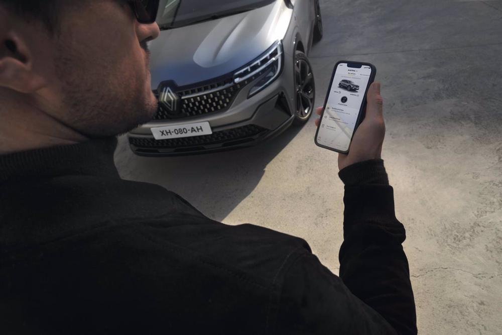 Archivo - Renault Connect Store Archivo