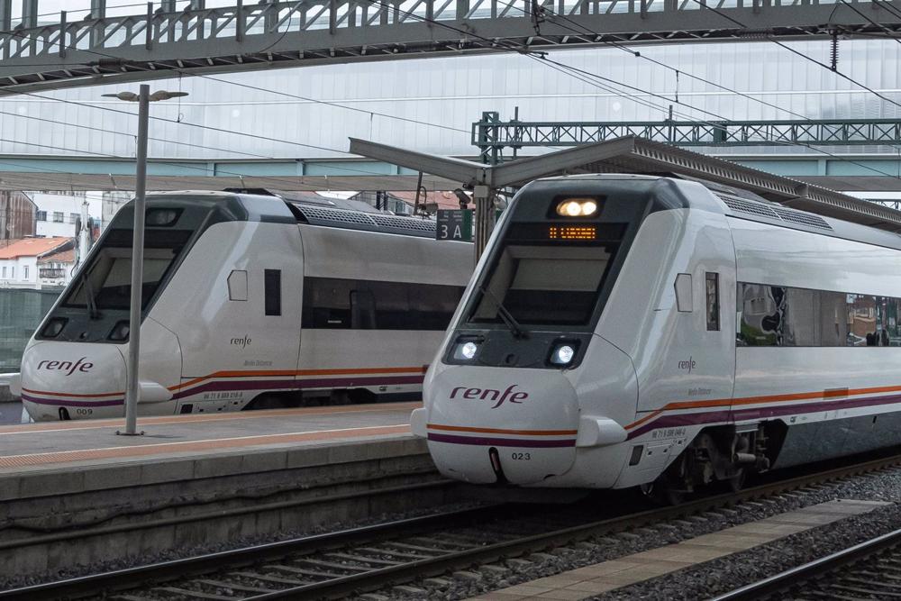 Archivo - Trenes de Renfe Archivo
