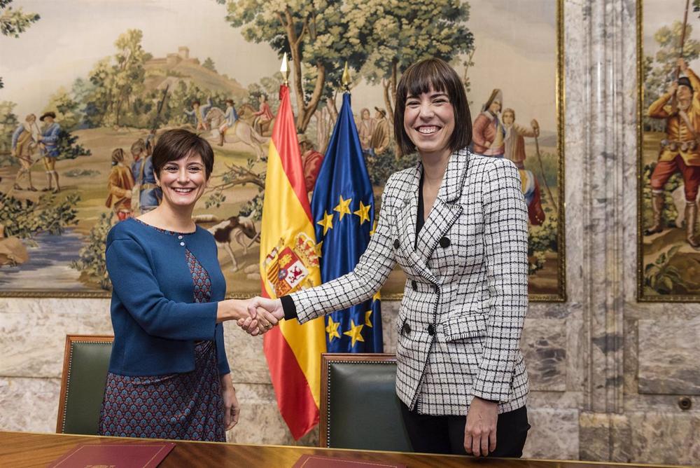 La ministra de Política Territorial, Isabel Rodríguez, y la ministra de Ciencia e Innovación, Diana Morant, tras la firma del protocolo La
