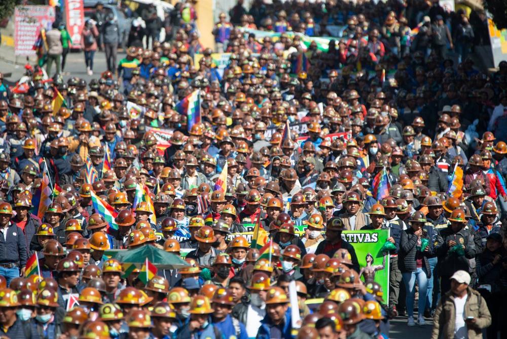Archives - Des partisans du président bolivien Luis Arce lors d'une marche de soutien à son gouvernement. Archives
