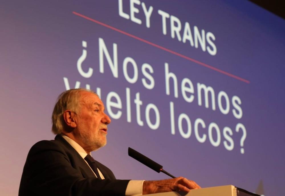 Jaime Mayor Oreja en un acto sobre la Ley Trans. Jaime