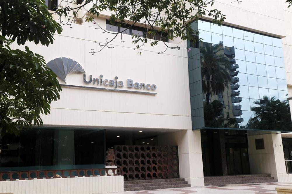 Archivo - Sede de Unicaja Banco. Archivo