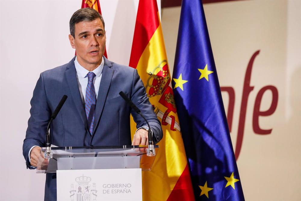 El presidente del Gobierno de España, Pedro Sánchez, interviene en la inauguración de la línea de AVE Madrid-Murcia, en la estación Murcia del Carmen, a 19 de diciembre de 2022, en Murcia (España). El