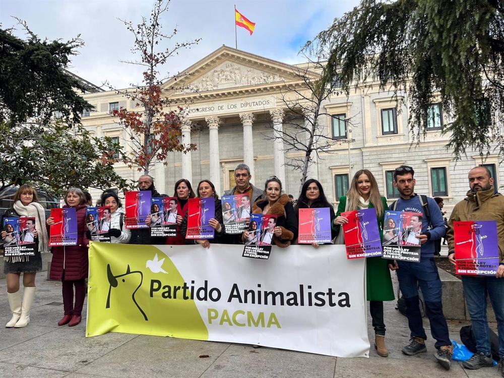 PACMA pide ante el Congreso la retirada de las enmiendas de PSOE y UP a la Ley de bienestar animal PACMA