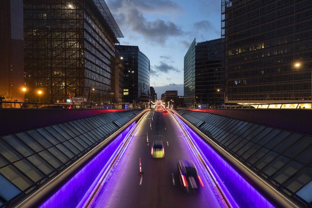 Auf der rechten Seite die Europäische Kommission und auf der linken Seite der Europarat. Auf