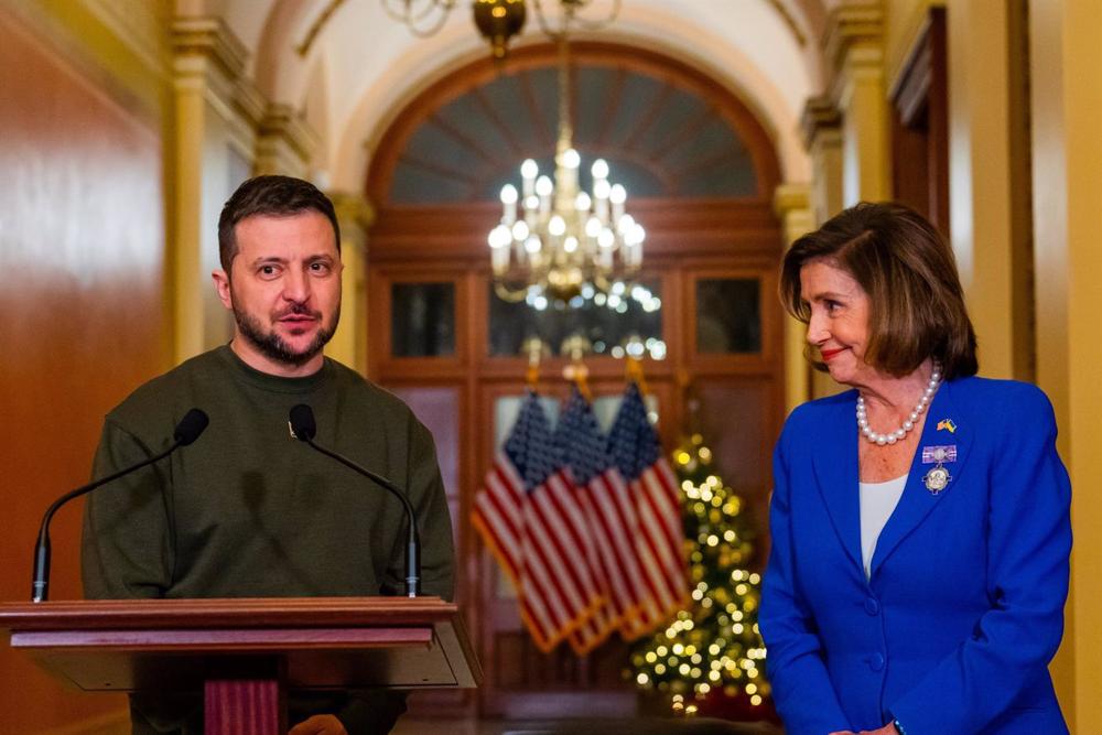 Der ukrainische Präsident Wolodimir Zelenski mit der Sprecherin des US-Repräsentantenhauses Nancy Pelosi. Der