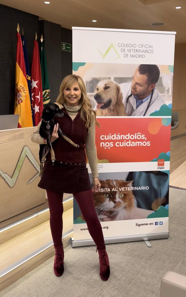 La Embajadora De Perrotón España Y Presidenta De La Fundación El Arca De Noé, Alejandra Botto. La
