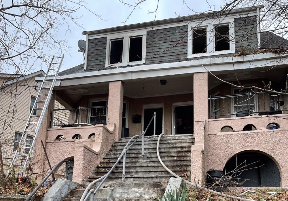La casa incendiada en Staten Island, Nueva York La