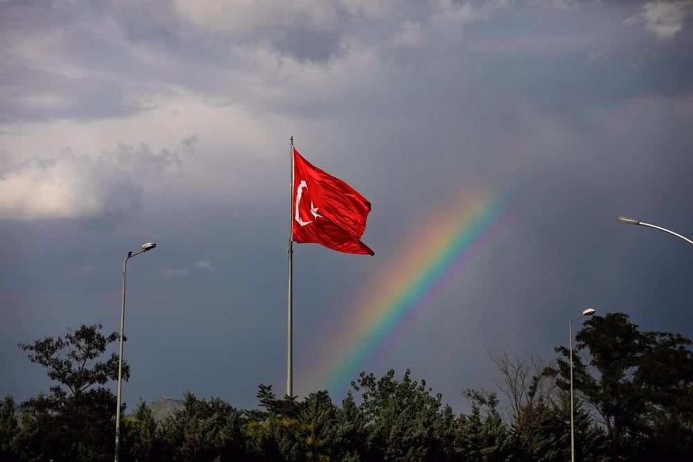Archivo - Bandera de Turquía en Ankara Archivo
