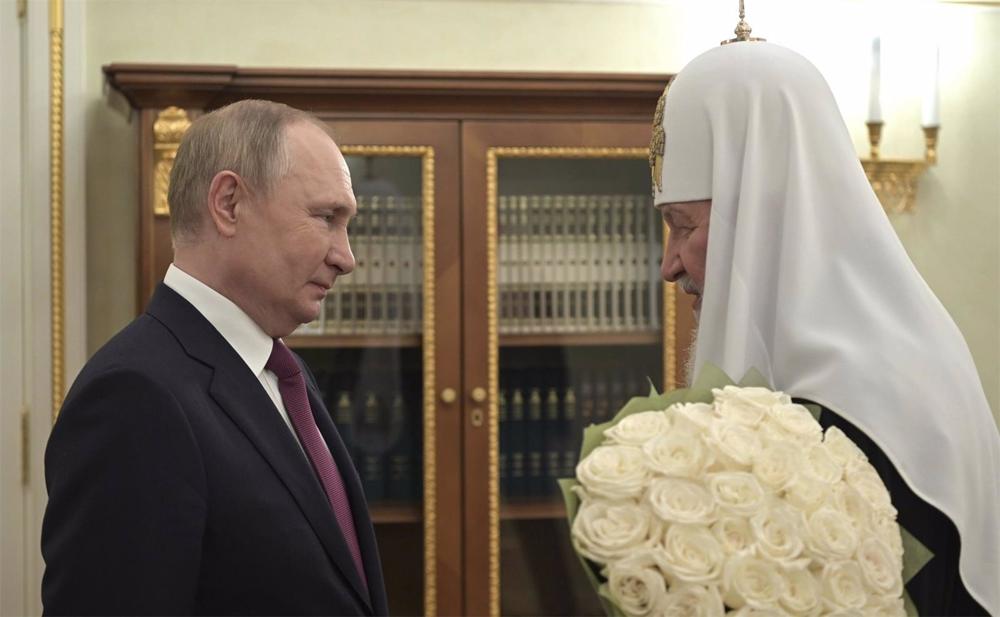 Le président russe Vladimir Poutine et le patriarche Kirill, chef de l'Église orthodoxe russe. Le