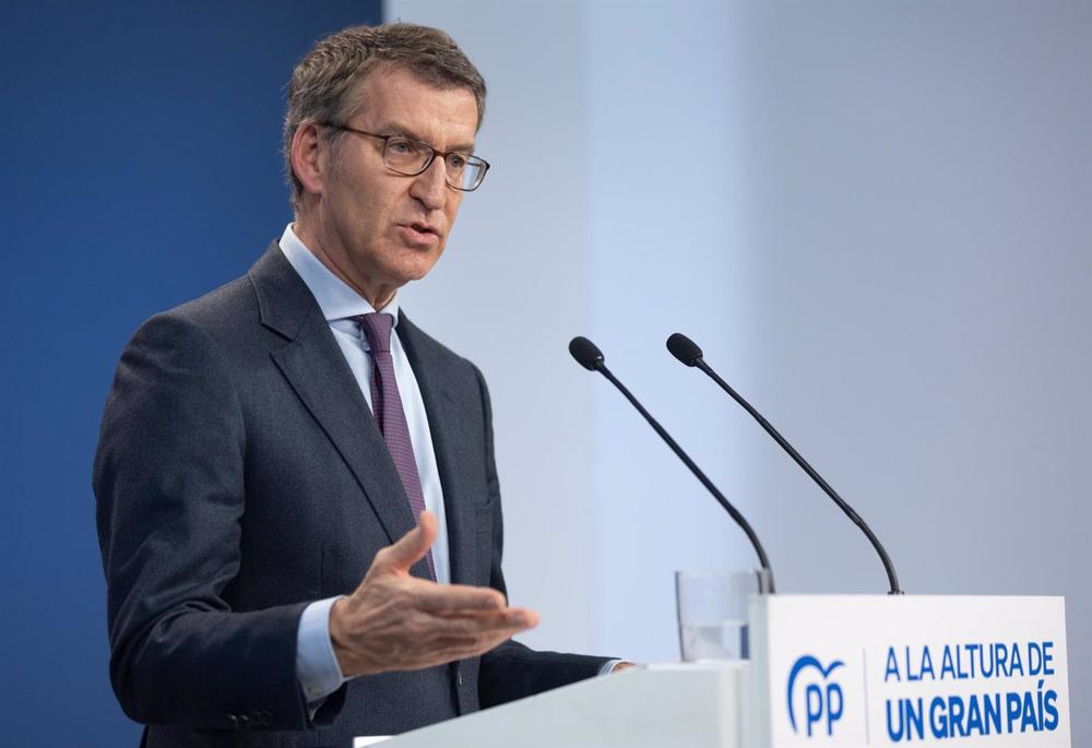 El presidente del Partido Popular, Alberto Núñez Feijóo, comparece para hacer balance del año 2022, en la sede del Partido Popular, a 29 de diciembre de 2022, en Madrid (España). El