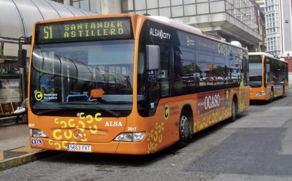 Archivo - Autobuses en Cantabria.- ARCHIVO Archivo