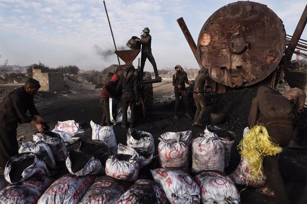 Image d'archive d'une raffinerie de pétrole brut en Syrie. Image
