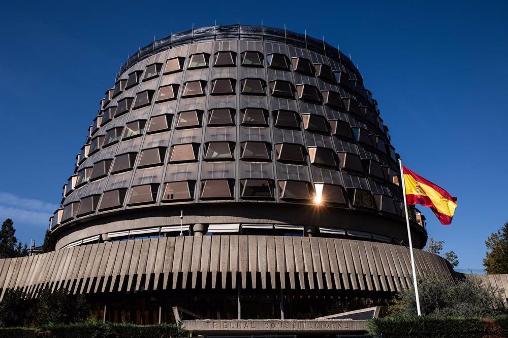 Archivo - Fachada del Tribunal Constitucional. Archivo