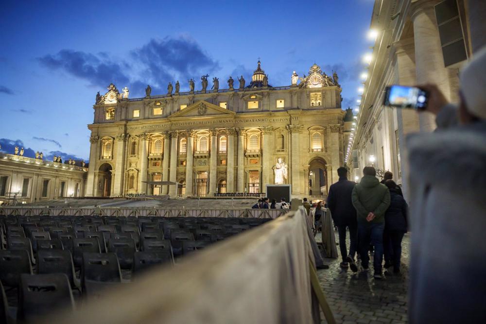 La Plaza de San Pedro, que acoge este jueves el funeral por Benedicto XVI La