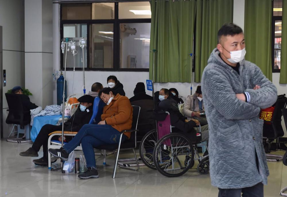 COVID-19-Patienten werden in einem Krankenhaus in Fuyang City, China, behandelt. COVID-19-Patienten