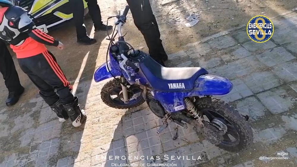 La Policía Local ha depositado la motocicleta tipo cross en dependencias municipales. La