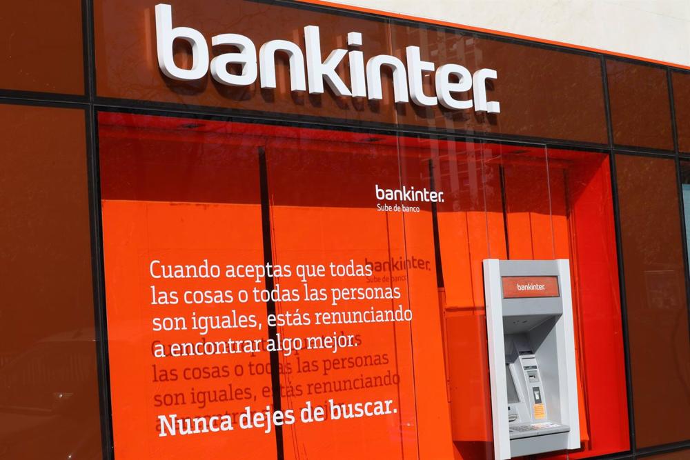 Archivo - Una oficina del banco Bankinter, en Madrid (España), a 25 de marzo de 2020. Archivo