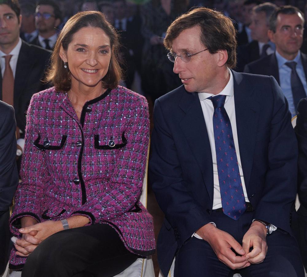 La ministra de Industria, Comercio y Turismo, Reyes Maroto, y el alcalde de Madrid, José Luis Martínez Almeida. La