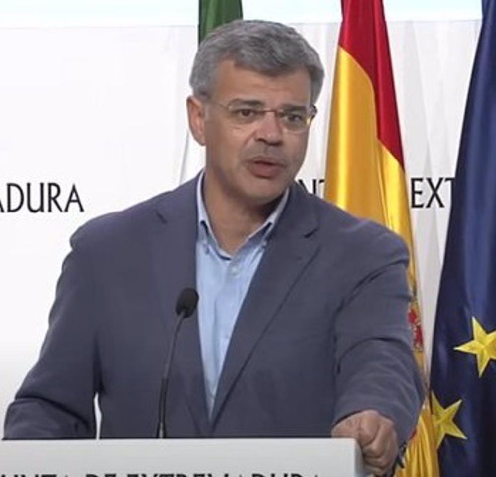 El portavoz de la Junta de Extremadura, Juan Antonio González, en rueda de prensa tras el Consejo de Gobierno autonómico El