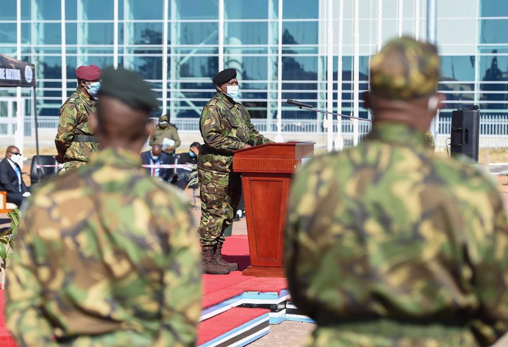 Dossier - Le président du Botswana, Mokgweetsi Masisi, fait ses adieux aux troupes qui partent à Cabo Delgado, au nord du Mozambique, pour combattre le djihadisme. Dossier