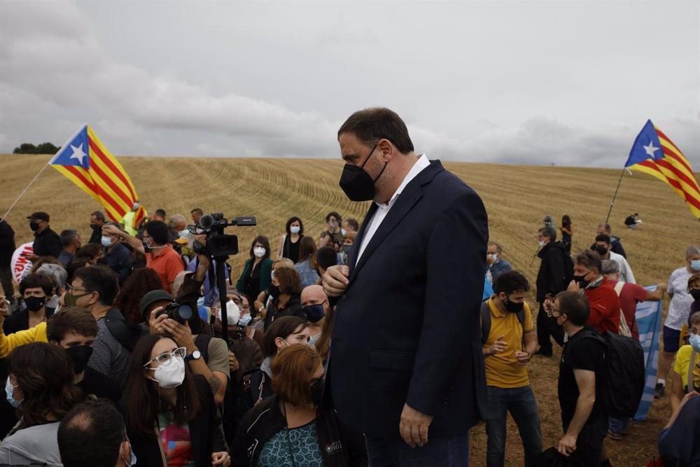 Archivo - El exvicepresidente de la Generalitat y líder de ERC, Oriol Junqueras, a su salida de la prisión de LLedoners. Archivo