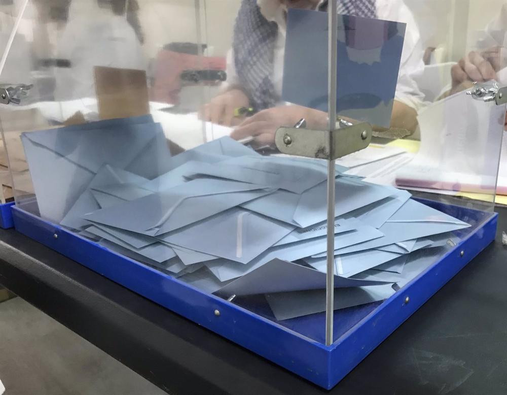 Archivo - Imagen de archivo de una urna de votación. Archivo