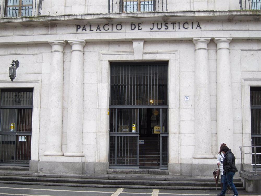 Archivo - AMP.-La Audiencia de Valladolid rebaja de 22 a 20 años de cárcel las penas al conocido como 'violador del portal' Archivo