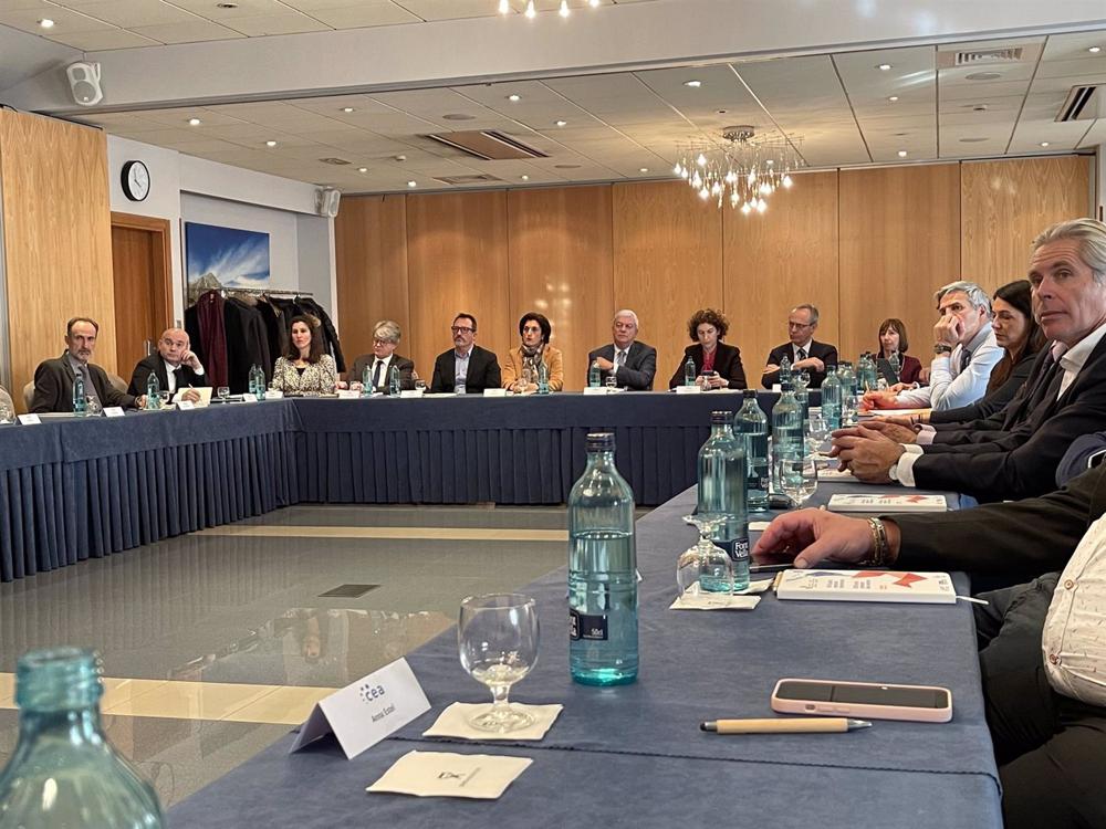 Image of the working meeting held this Friday between the CEA and MEDEF Occitanie Image