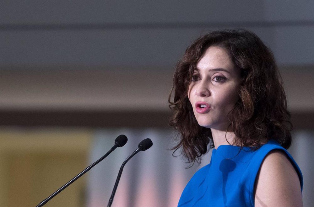 Archivo - La presidenta de la Comunidad de Madrid, Isabel Díaz Ayuso, interviene durante uno de los Encuentros de El Mundo, en el Hotel Westin Palace, a 26 de septiembre de 2022, en Madrid (España). Este es el primero de los Encuentros del ciclo ‘Cita con Archivo