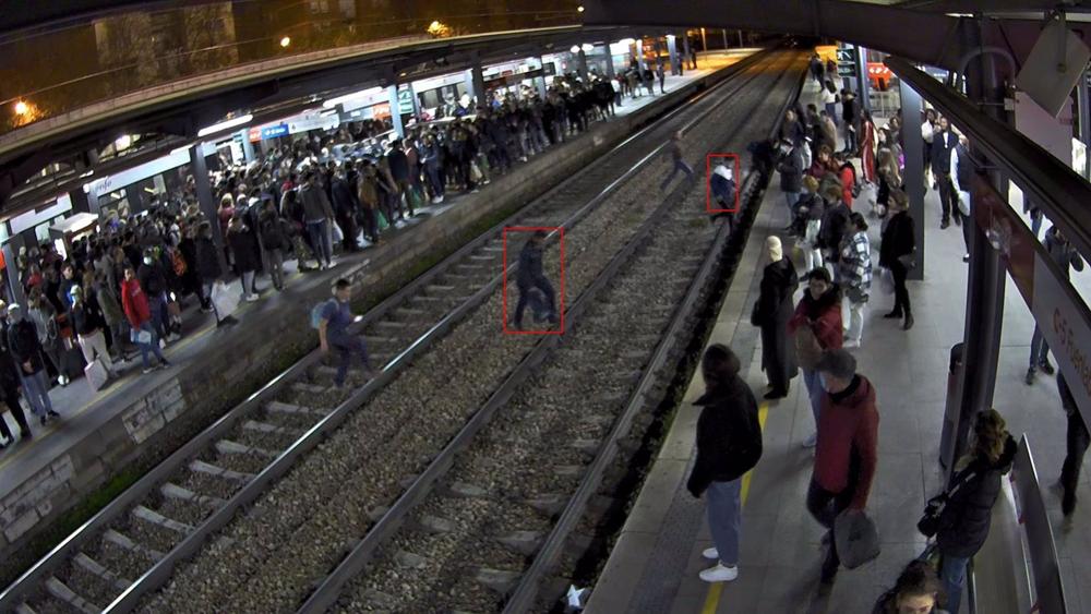 Imágenes de los sistemas inteligentes de videovigilancia en una estación de Cercanías. Imágenes
