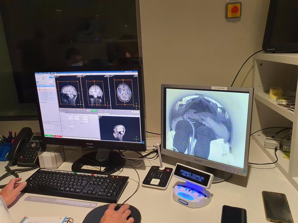 Un minuto de exposición a la luz monocromática modifica las conexiones neuronales Un