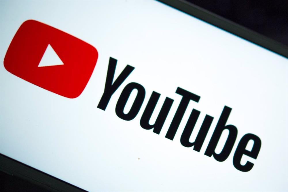 Archivo - FILED - 26 June 2018, Saxony, Dresden: A picture shows the logo of the Internet video platform YouTube. Archivo