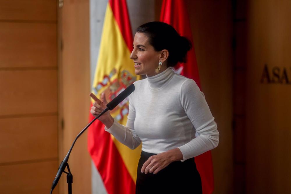 Archivo - La portavoz de Vox en la Asamblea de Madrid, Rocío Monasterio, interviene en rueda de prensa en una sesión plenaria en la Asamblea de Madrid, a 17 de noviembre de 2022, en Madrid (España). El Pleno de la Asamblea de Madrid pone el foco en la san Archivo