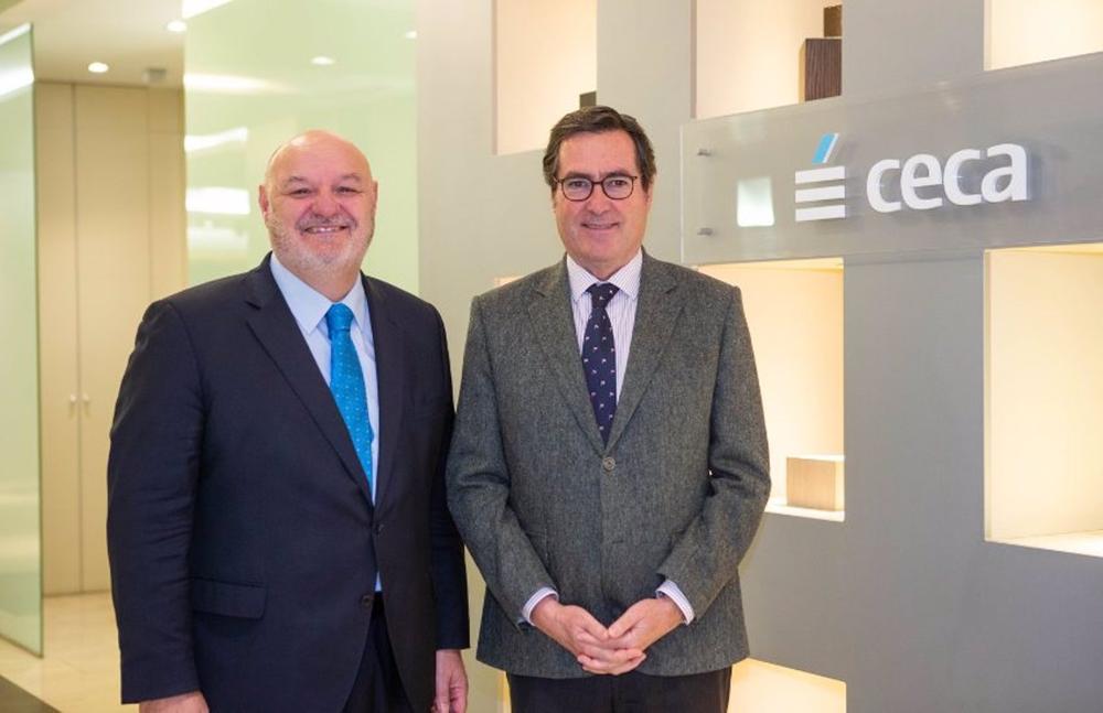 El director general de CECA, José María Méndez, y el presidente de CEOE, Antonio Garamendi. El