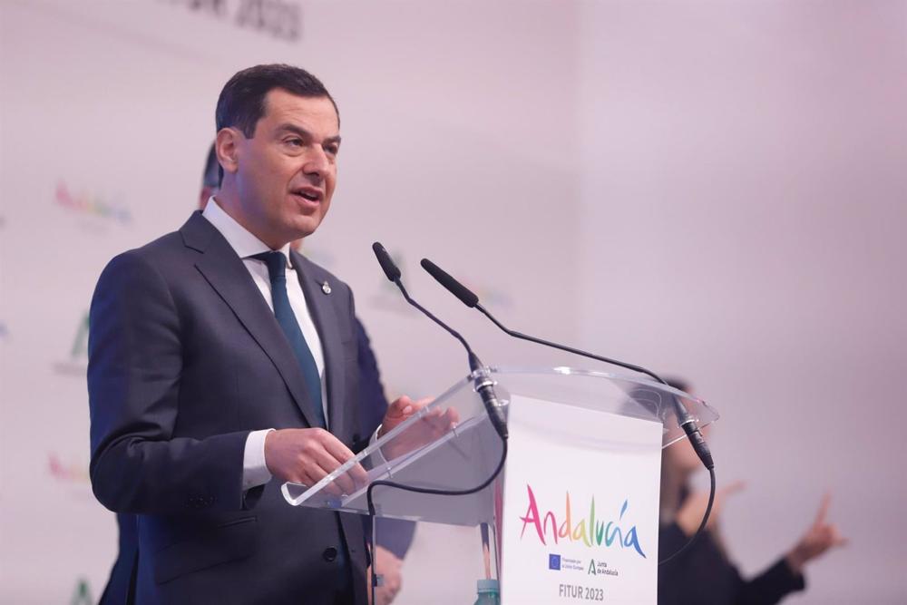 Juanma Moreno, este miércoles durante la rueda de prensa en Fitur Juanma