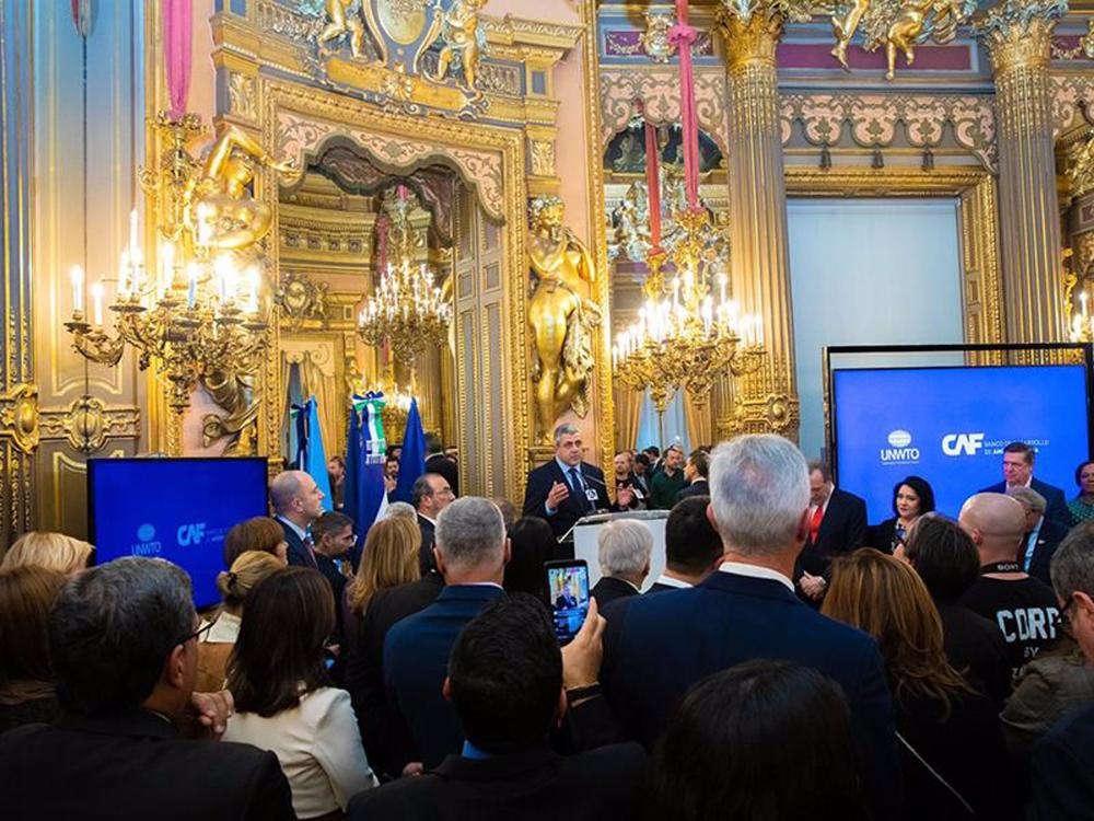 Presentación del acuerdo de cooperación entre la Organización Mundial del Turismo (OMT) y el Banco de Desarrollo de América Latina (CAF) en uno de los eventos paralelos a la celebración de Fitur 2023 Presentación