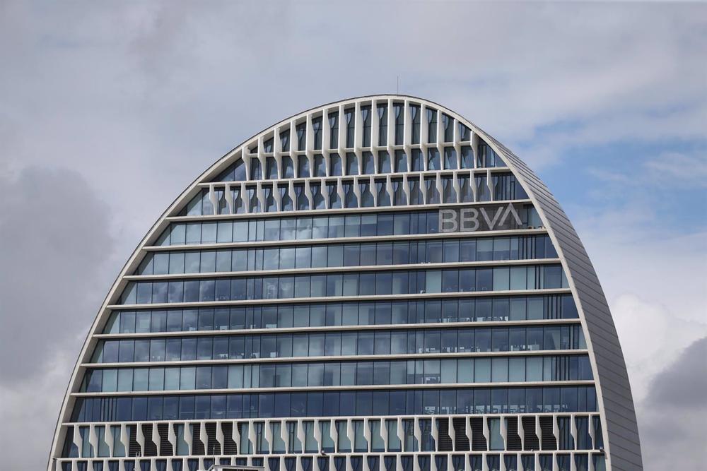 Archivo - Edificio de la sede de BBVA en Madrid, conocido como ‘La Vela’, a 22 de abril de 2021, en Madrid (España). Archivo