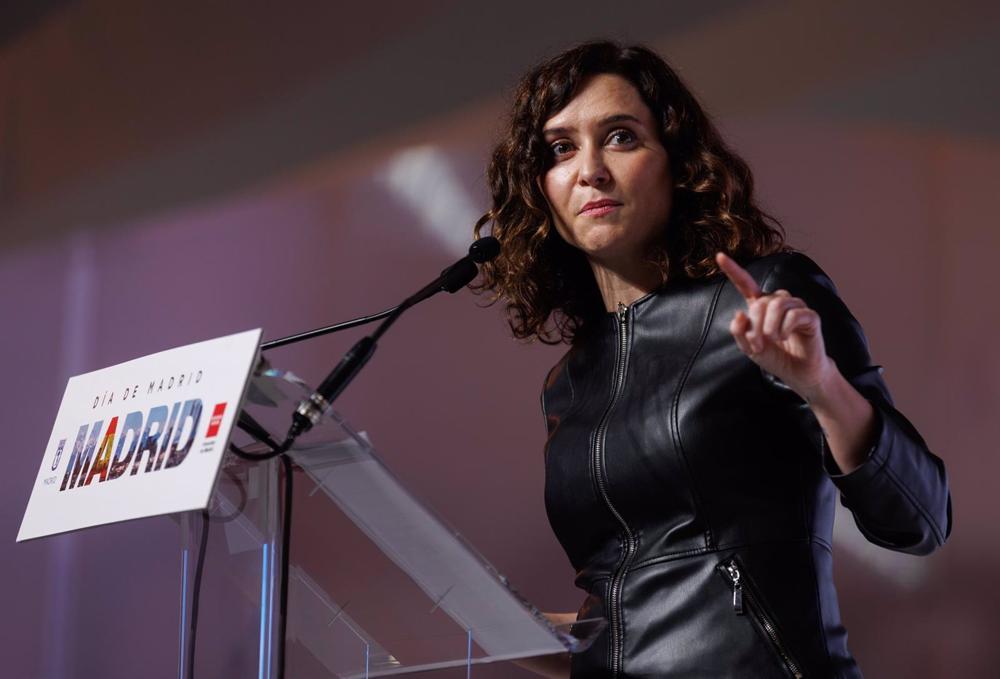 La presidenta de la Comunidad de Madrid, Isabel Díaz Ayuso, interviene en el acto de celebración del Día de Madrid de la tercera jornada de Fitur 2023. La