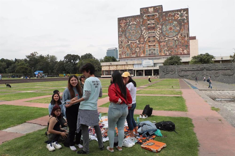 Universidad Nacional Autónoma de México Universidad